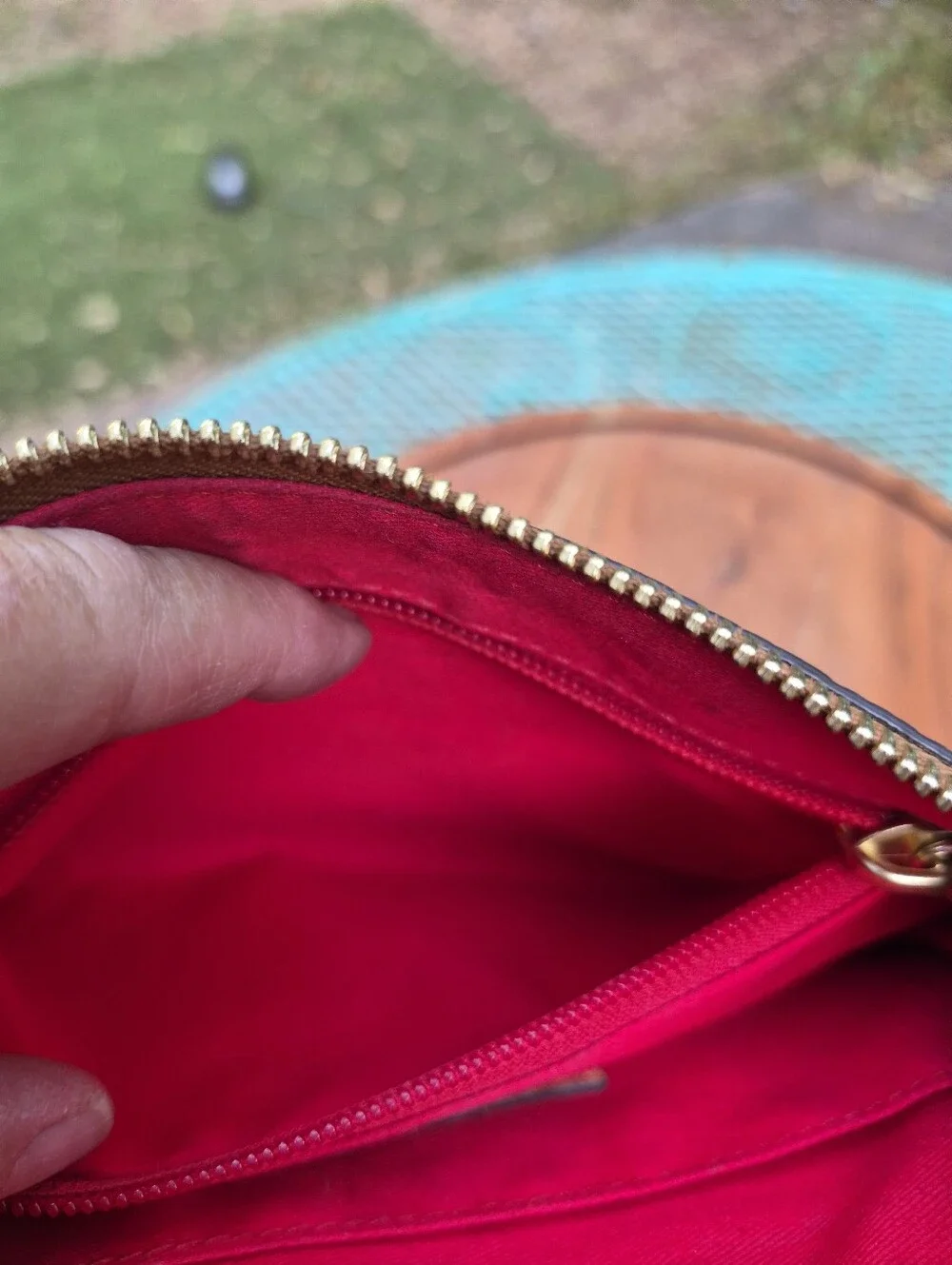 Dooney & Bourke Brown Lizard Embossed Leather Crossbody Bag Red Interior